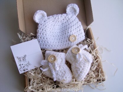 Polar Bear Baby Hat and Booties