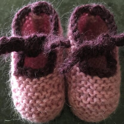 Garter Stitch Baby Bootees