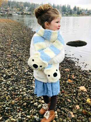 Polar Bear Pocket Scarf