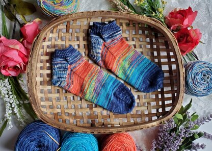 Rainbow Fade Shortie Socks