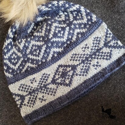 Hugs and Kisses Hat - knitting pattern