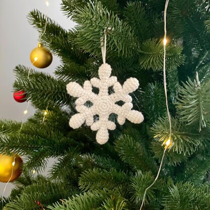 Crochet snowflake ornament pattern Christmas amigurumi hanging tree ornaments