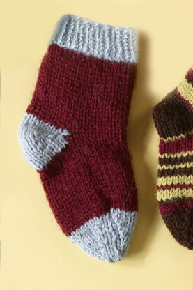 Knit Child's Two Color Socks in Lion Brand Wool-Ease - 70297A