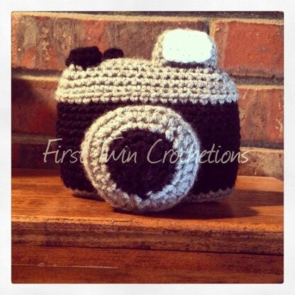 Camera Toy Crochet Pattern, camera amigurumi, camera toy, camera, photography, photo prop, crochet camera, pattern