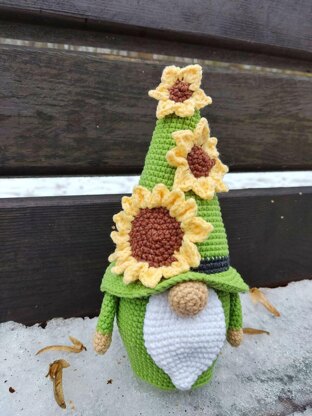 Sunflower gnome