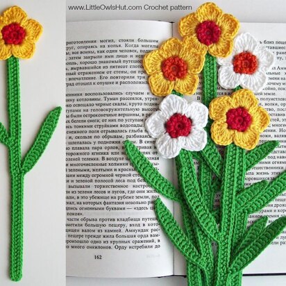 Amigurumi 'Book lover' bookmark crochet pattern