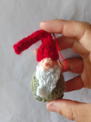 Gnome knit postal