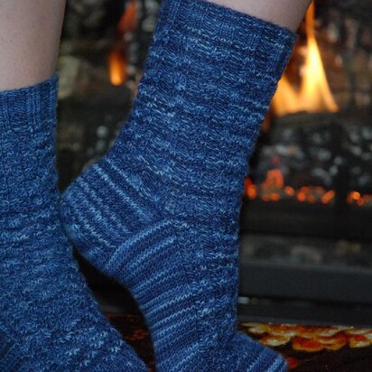 Honeycomb Cable Socks - knitting pattern