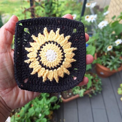 Sun granny square