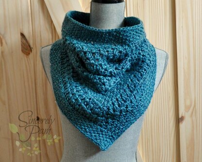 Lisa Triangle Cowl