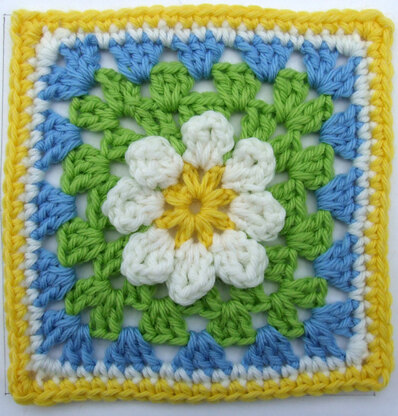 100 Bright and Colourful Granny Squares to Mix and Match