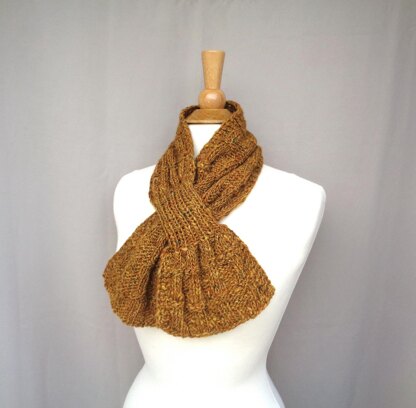 Oro Keyhole Scarf