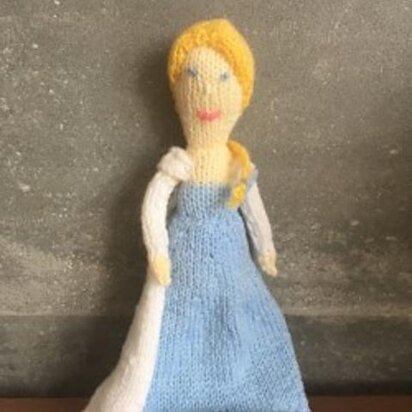 Princess Elsa knitted doll - knitting pattern