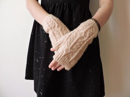 Sien Fingerless Mittens