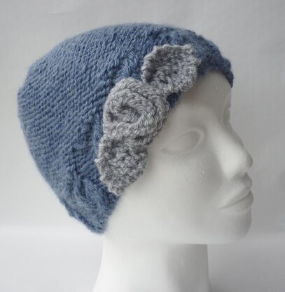 Sophia Cabled Hat with Flower