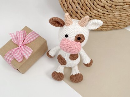 Crochet cow toy amigurumi crochet pattern
