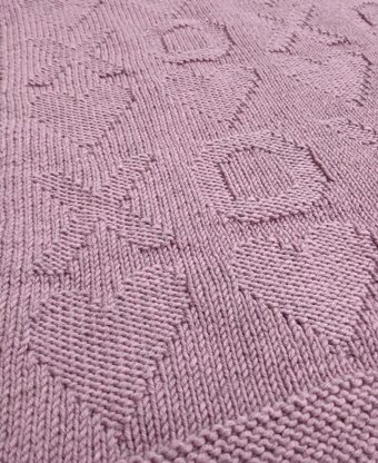 Hearts and hugs blanket