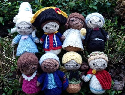 Iconic people Amigurumi crochet Antoinette Napoleon Bonaparte Aretha Franklin Thomas Edison Obama Jane Goodall Julius Caesar