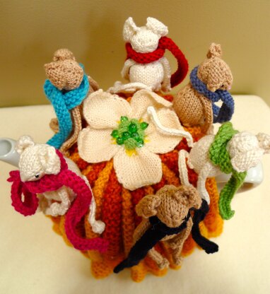 Harvest Mice Tea Cosy