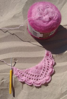 Strawberry Cupcake shawl CAL