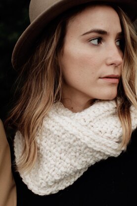 L'Auberge Mystique Infinity Scarf