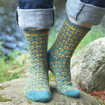 387 Sunny Day Socks - Knitting Pattern for Adults in Valley Yarns Huntington 