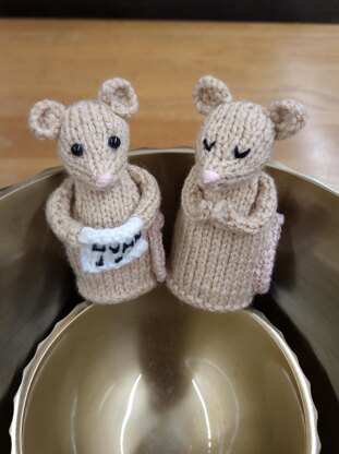 Church Mouse Shelf Sitter