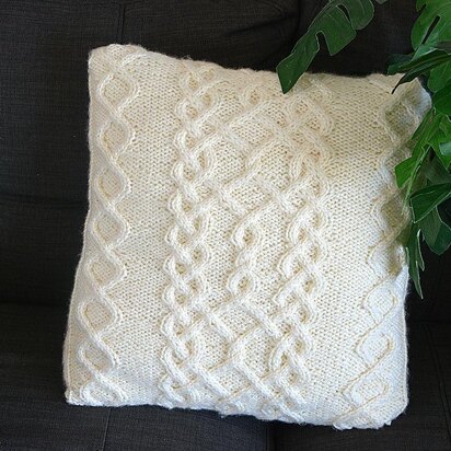 Chunky Cable Throw Pillow