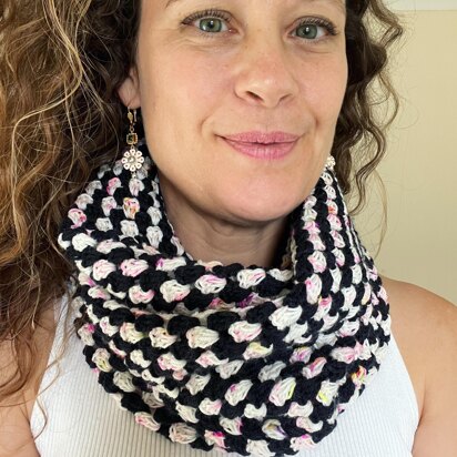 Max Volume Granny Stitch Cowl (British Terminology)