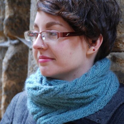 Featherweight Cowl