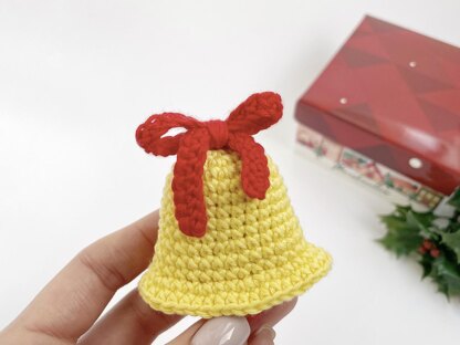 Christmas bell ornament crochet pattern