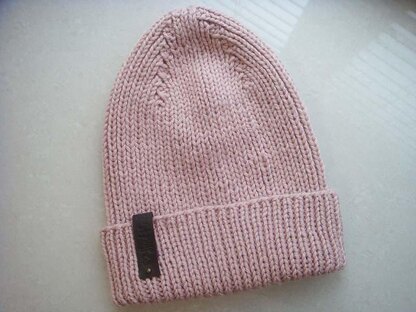 Queen Ribbed Knit Beanie