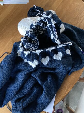 Hearts cardigan #3