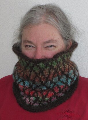 Wavy Grid Cowl