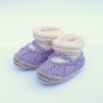 Baby booties knitting best sale pattern free mary janes