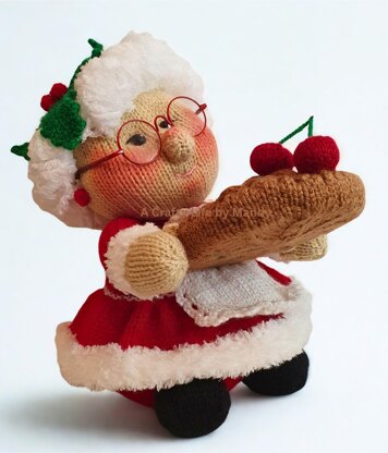 Mrs Claus Gonk Gnome & her Cherry Pie
