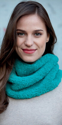 Neck Warmer in Katia Velour - 8020_157 - Downloadable PDF