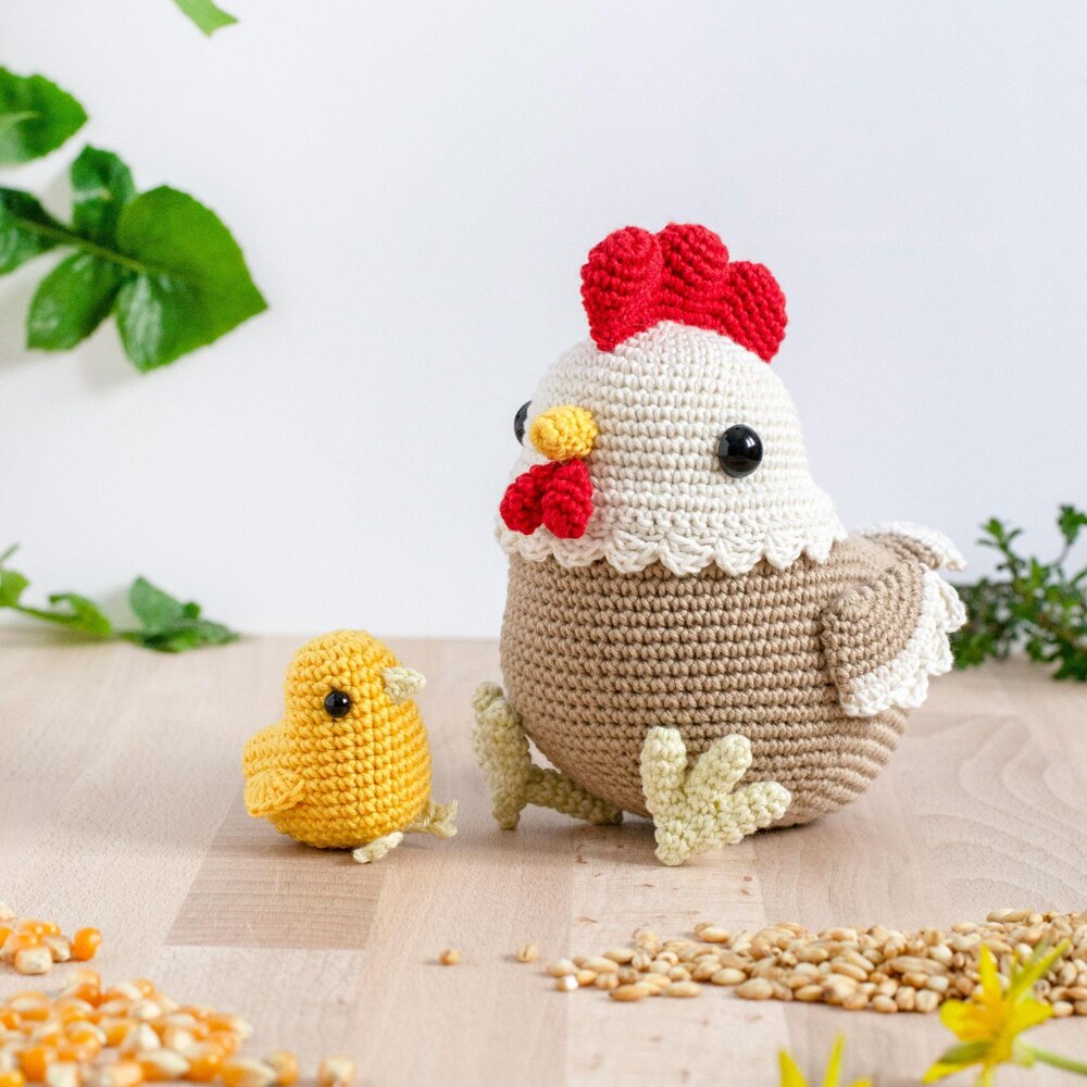 Flora the Hen and Little Chick Crochet pattern by Airali design