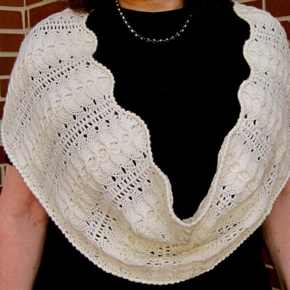 Capanula Cable-Lace Cowl/Infinity Scarf