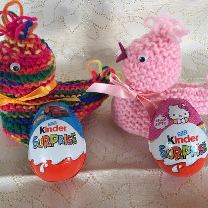 LOOPY THE EASTER CHICK KNITTING PATTERN FOR CHOCOLATE EGG