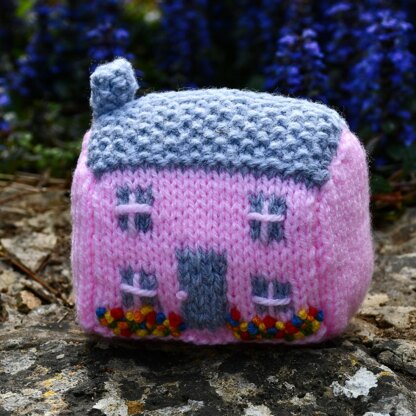 English Country Cottage Toy Knitting Pattern.