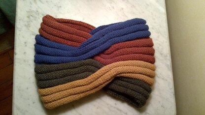 Twisted Slouchy Cowl
