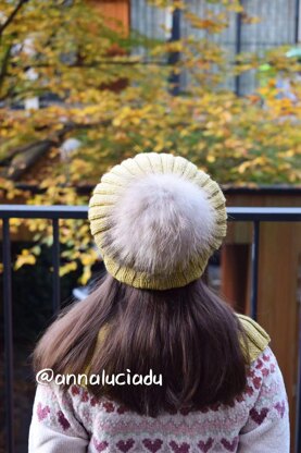 Happy Slouchy Cable hat