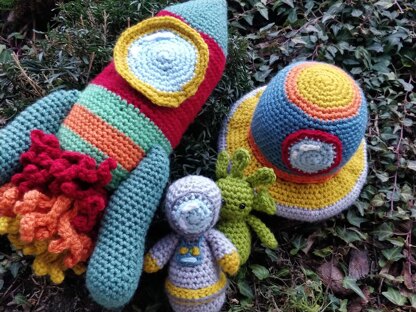 Space Collection crochet Astronaut Alien Spaceship Rocket amigurumi set