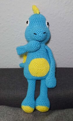 Crochet Pattern for the Dinosaur Yellblue!