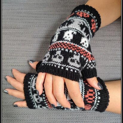 Spooky Halloween Mitts with pumpkins, bats, ghosts and skulls - knitting pattern