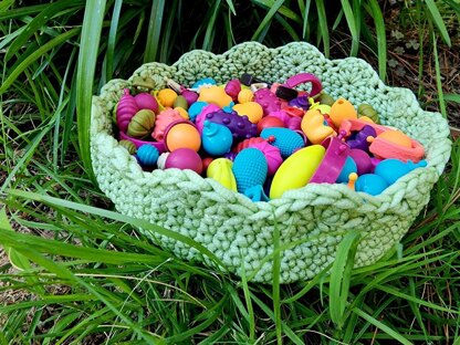 Scalloped Edge Basket