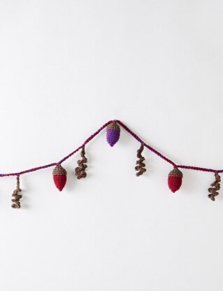 Autumn Acorns Garland in Bernat Handicrafter Cotton Solids - Downloadable PDF