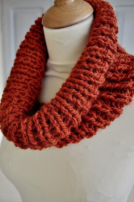 Knitted Orange Ribbed Cowl One Skein Pattern