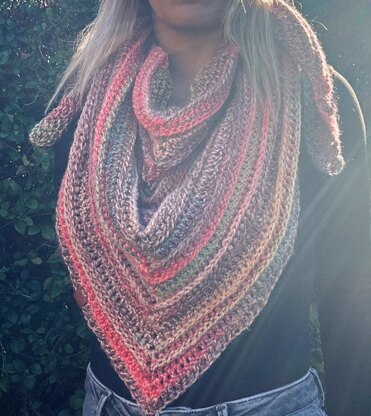 Rustic ridges triangle scarf